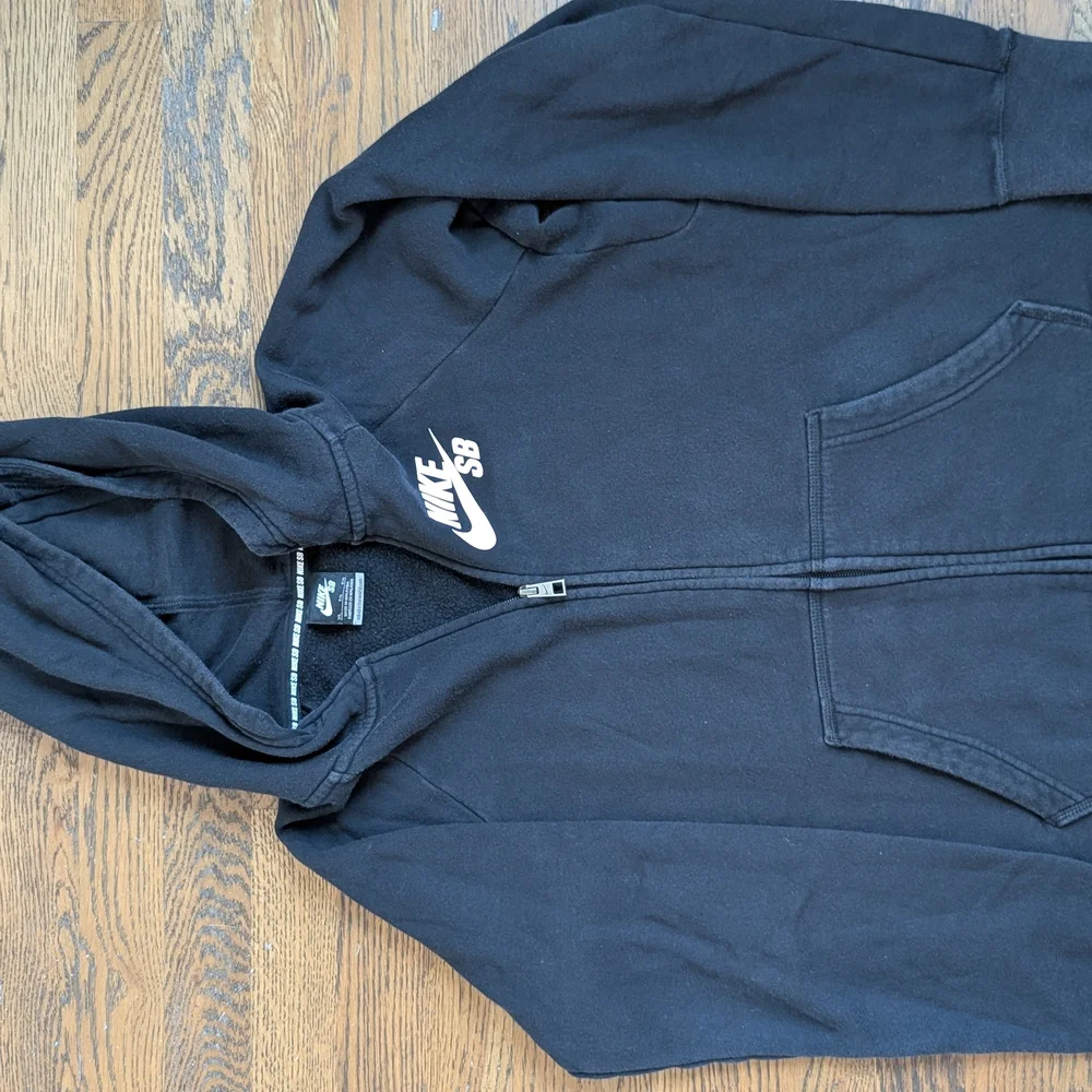 Nike SB Boys XL Hoodie Black White Icon Full Zip Youth Size 18-20 832529-010